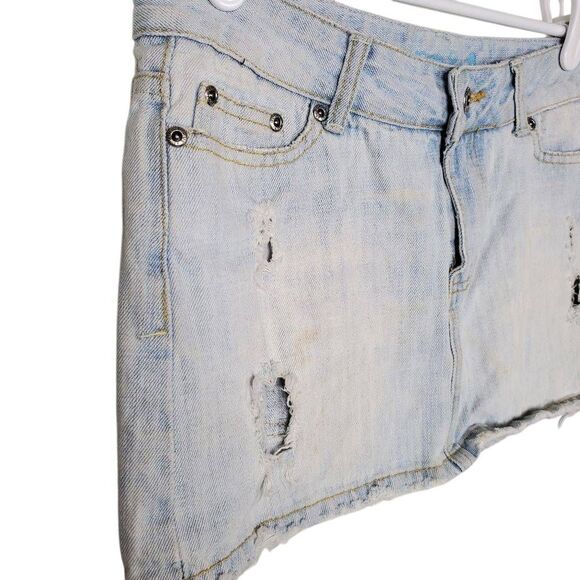 Rue21 Y2K Embelished Distressed Lightwash Jean Mini Skirt Size 3/4 - Picture 6 of 10
